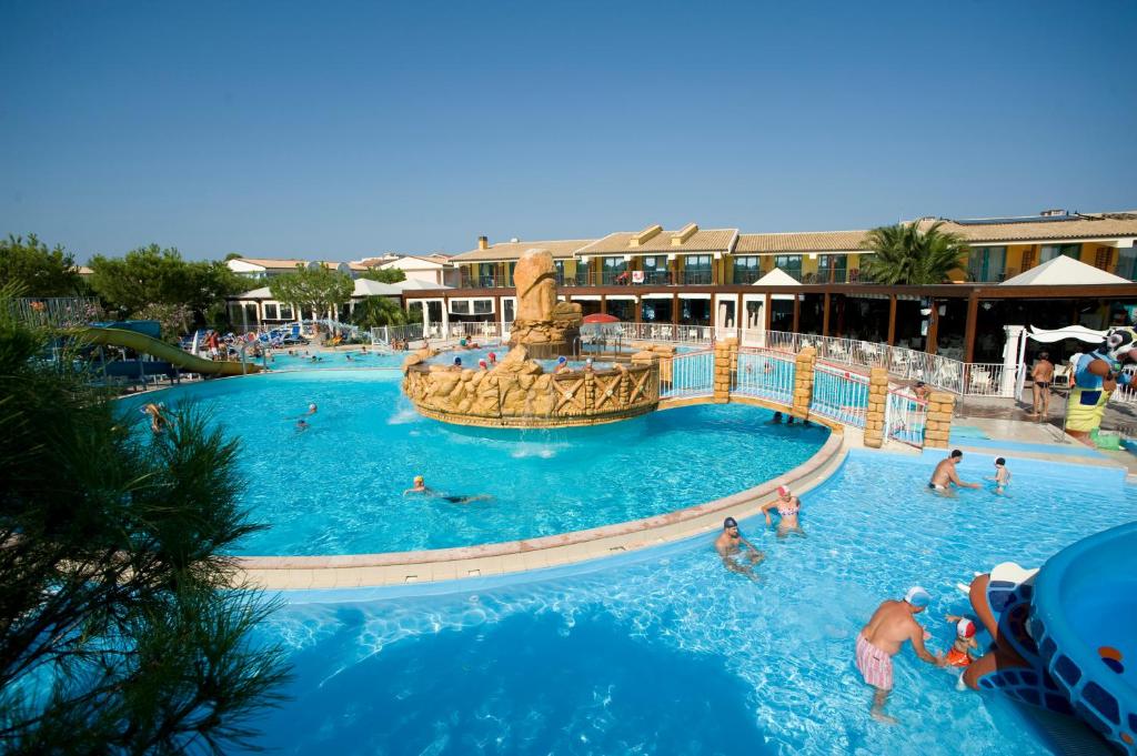 Vista de la piscina de Villaggio Centro Vacanze De Angelis o alrededores