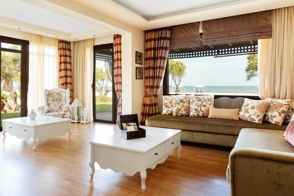 Posezení v ubytování Mediterranean Village Hotel & Spa