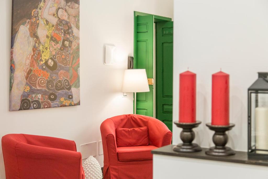 A seating area at Shalai Relais Apartment