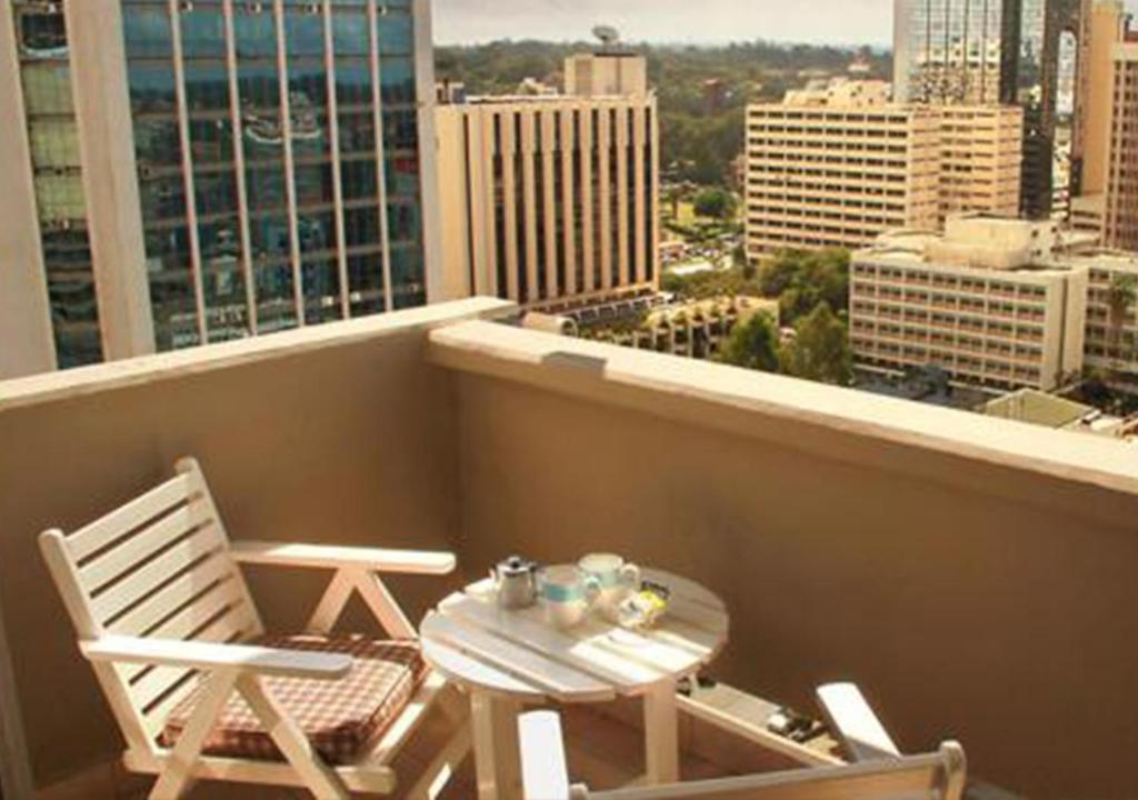 Balkón nebo terasa v ubytování Chester Hotel and Suites Nairobi, City Centre CBD
