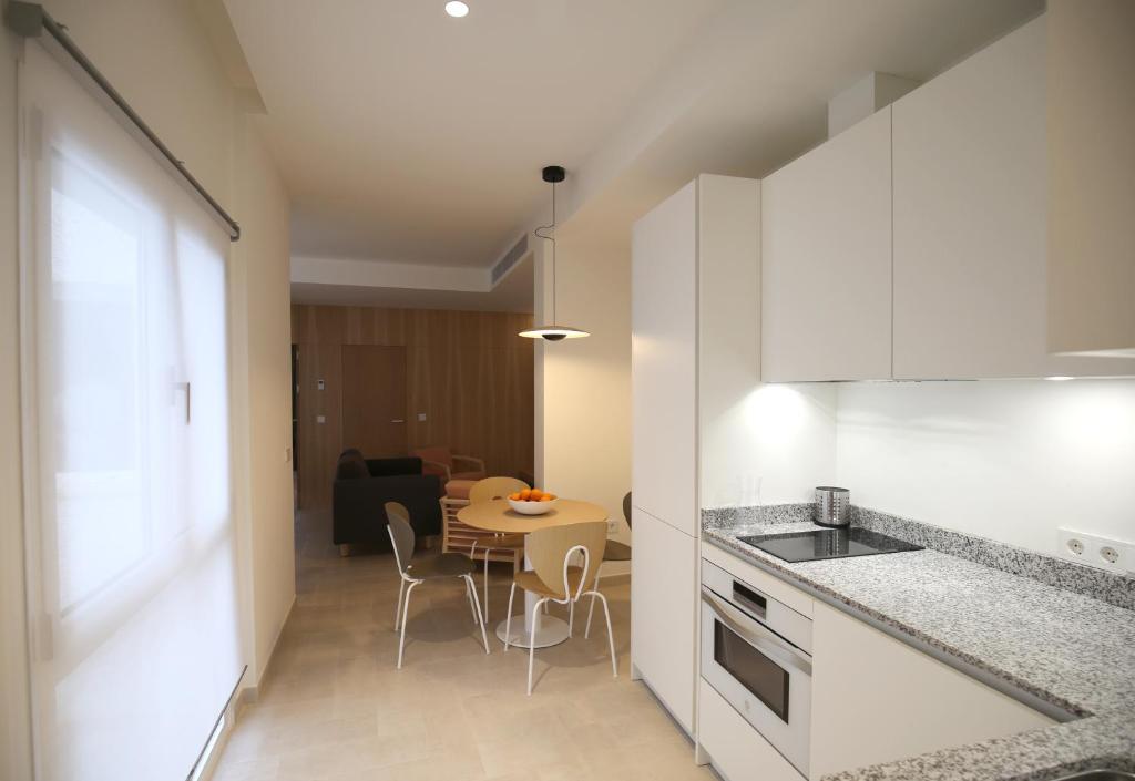 A kitchen or kitchenette at Casaenmedio