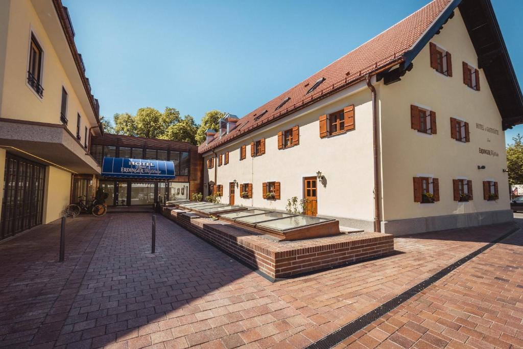 Hotel & Gaststätte zum Erdinger Weißbräu - Resim 15