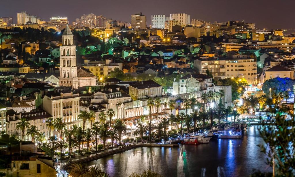 Výhľad na mesto Split alebo výhľad na mesto priamo z apartmánu