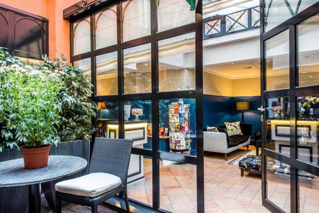 Hôtel Jardin Le Bréa - Resim 44