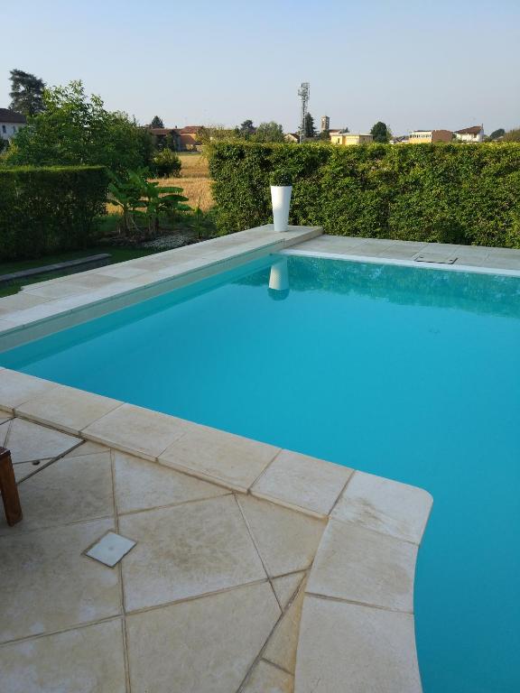 Bazén v ubytování Marinella B&B nebo v jeho okolí