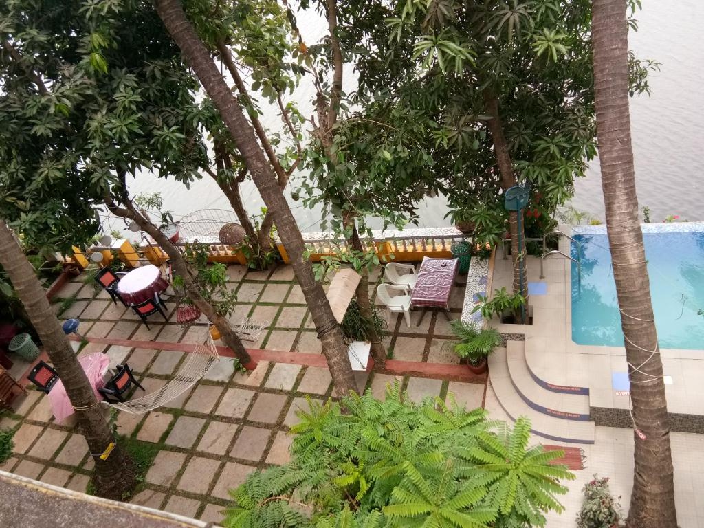 Bazén v ubytování Serene Waters Homestay Goa nebo v jeho okolí