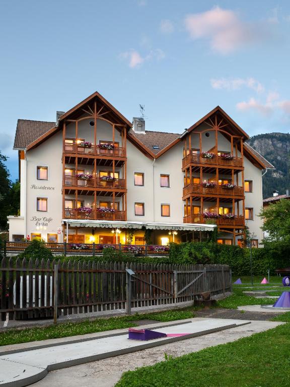 Nespecifikovaný výhled na hory nebo výhled na hory při pohledu z aparthotelu