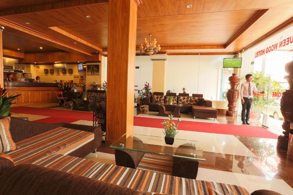 Queenwood Hotel Feature 3
