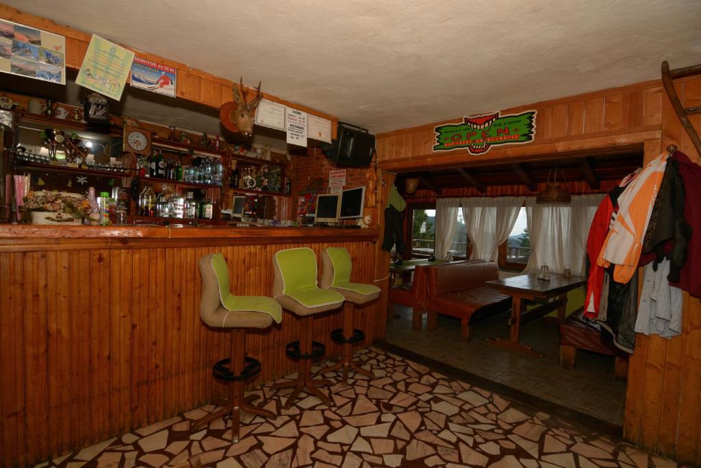 Lounge nebo bar v ubytování Cabana la Razvan