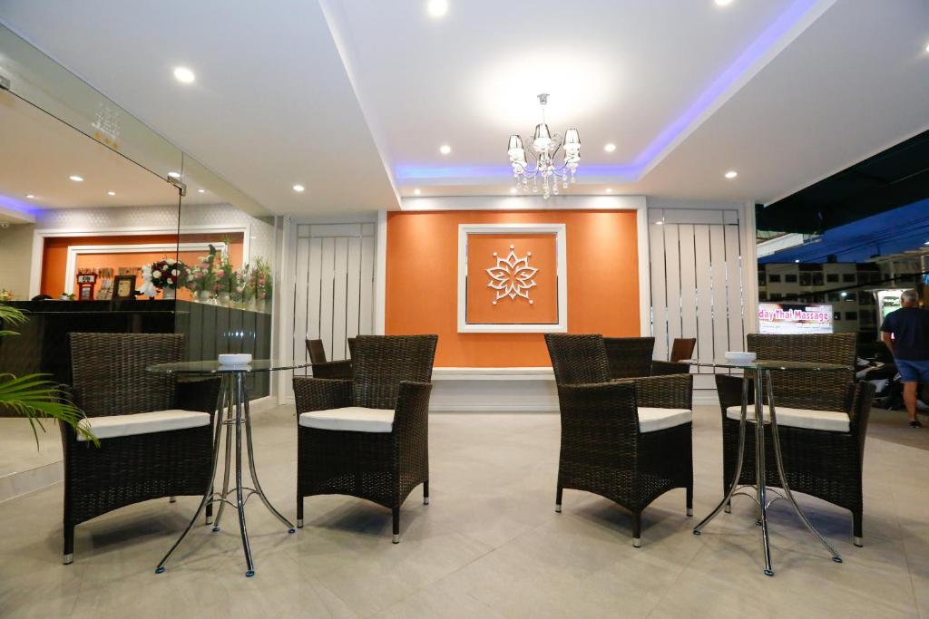 Hua Hin White Villa Hotel - SHA Certified - Resim 21