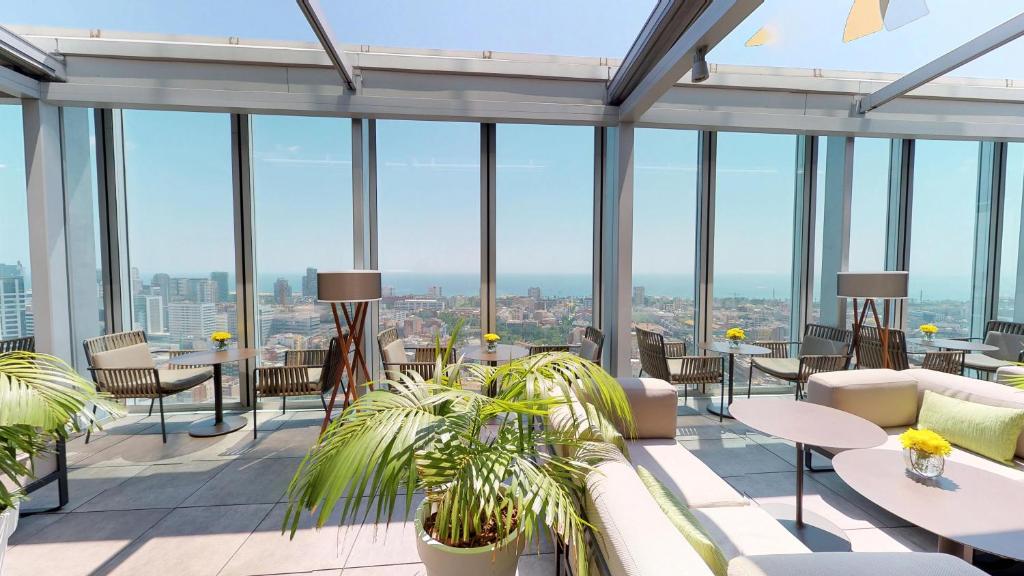 The Level at Melia Barcelona Sky - Resim 19