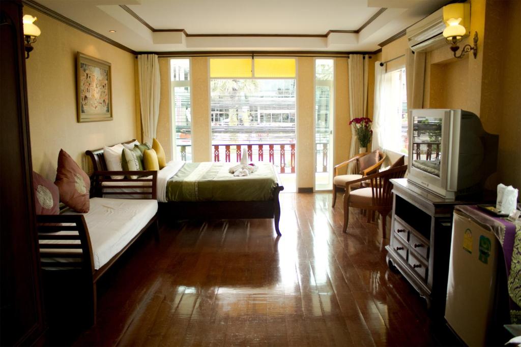 Hua Hin White Villa Hotel - SHA Certified - Resim 35