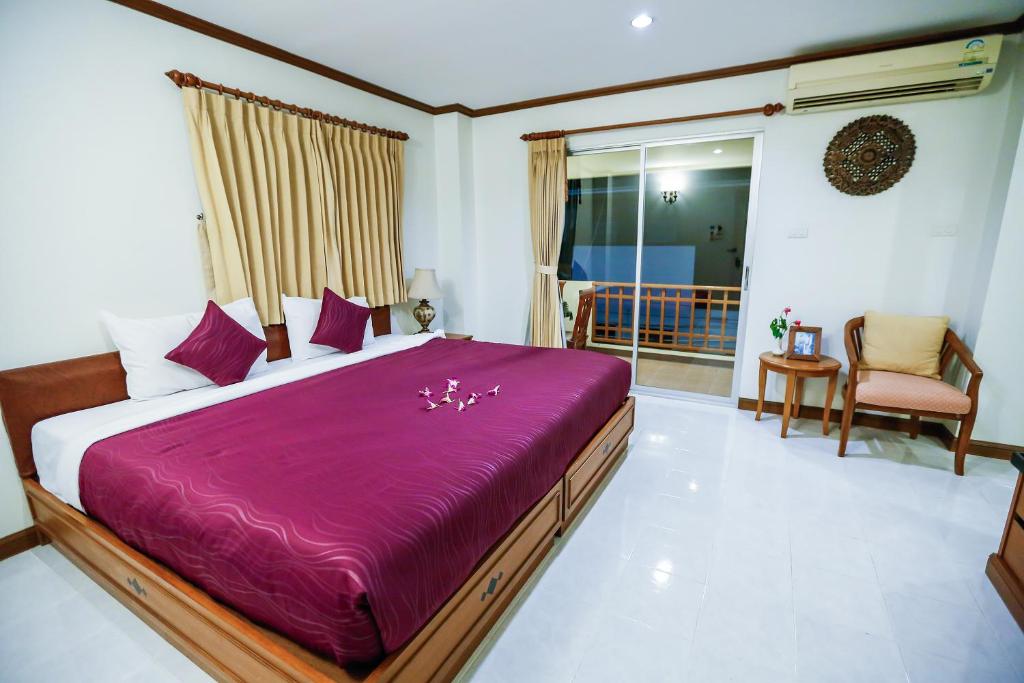 Hua Hin White Villa Hotel - SHA Certified - Resim 2