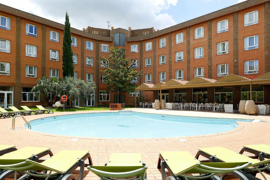 Bazén v ubytování Hotel SB Corona Tortosa nebo v jeho okolí