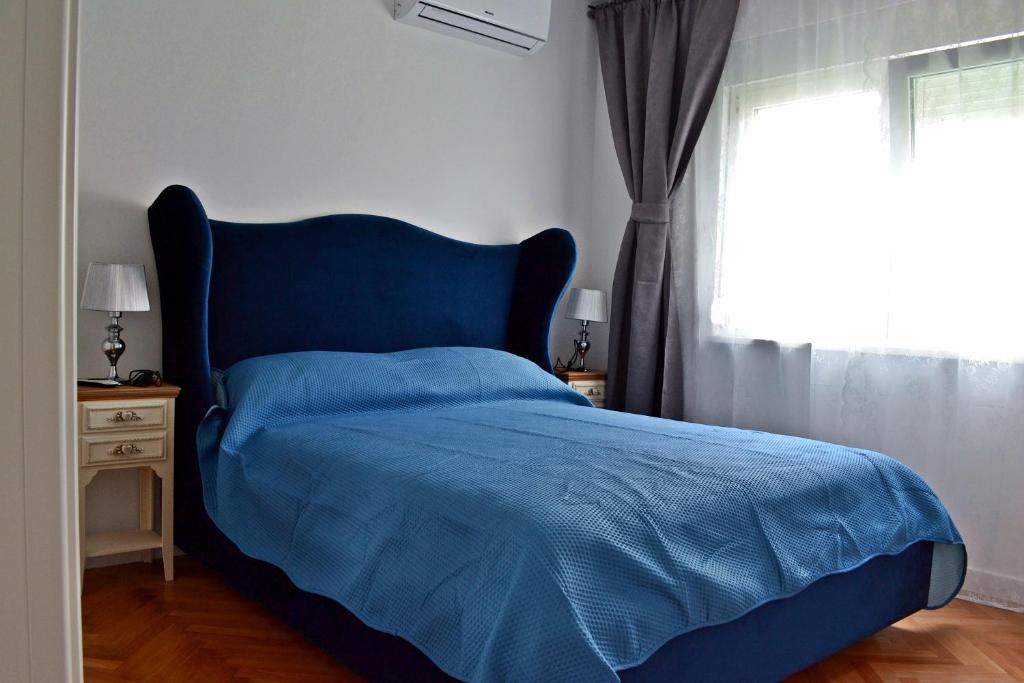 Posteľ alebo postele v izbe v ubytovaní Apartment Anna Split With Parking