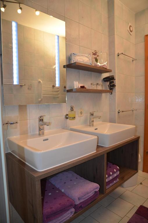 Kúpeľňa v ubytovaní Ferienwohnung Möderndorfer, Fulpmes