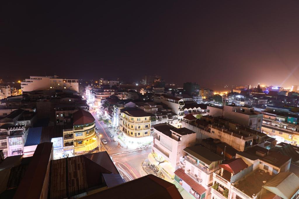 Nespecifikovaný výhled na destinaci Phnompenh nebo výhled na město při pohledu z hotelu