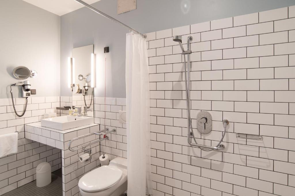 Koupelna v ubytování Ku'Damm 101 Hotel