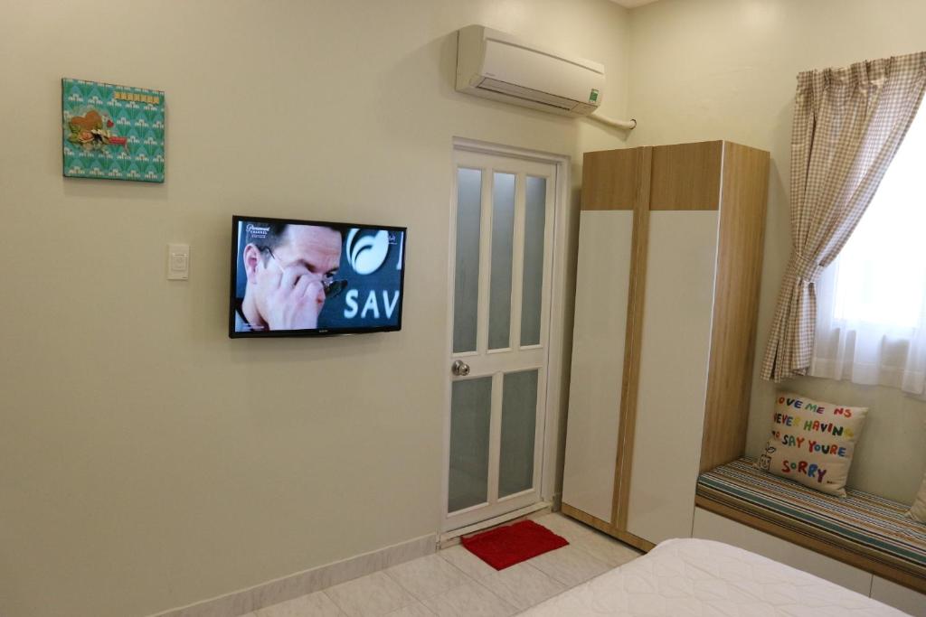 TV a/nebo společenská místnost v ubytování Long Hostel