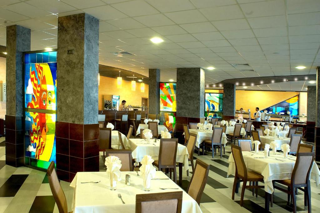 Restaurace v ubytování Hotel Glarus Beach