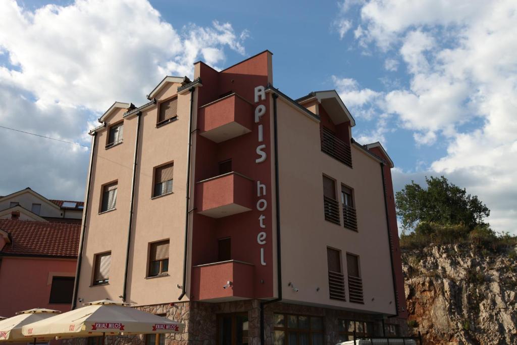 Budova, kde se hotel nachází