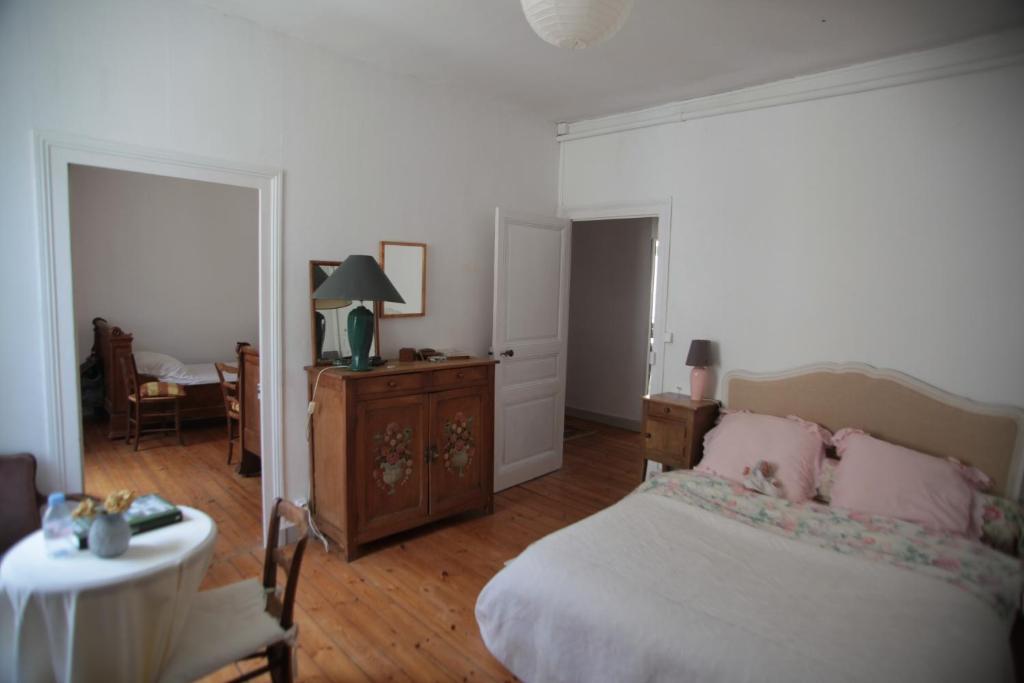Le Magnolia - Standard Doppelzimmer Mit Gemeinschaftsbad Und WC