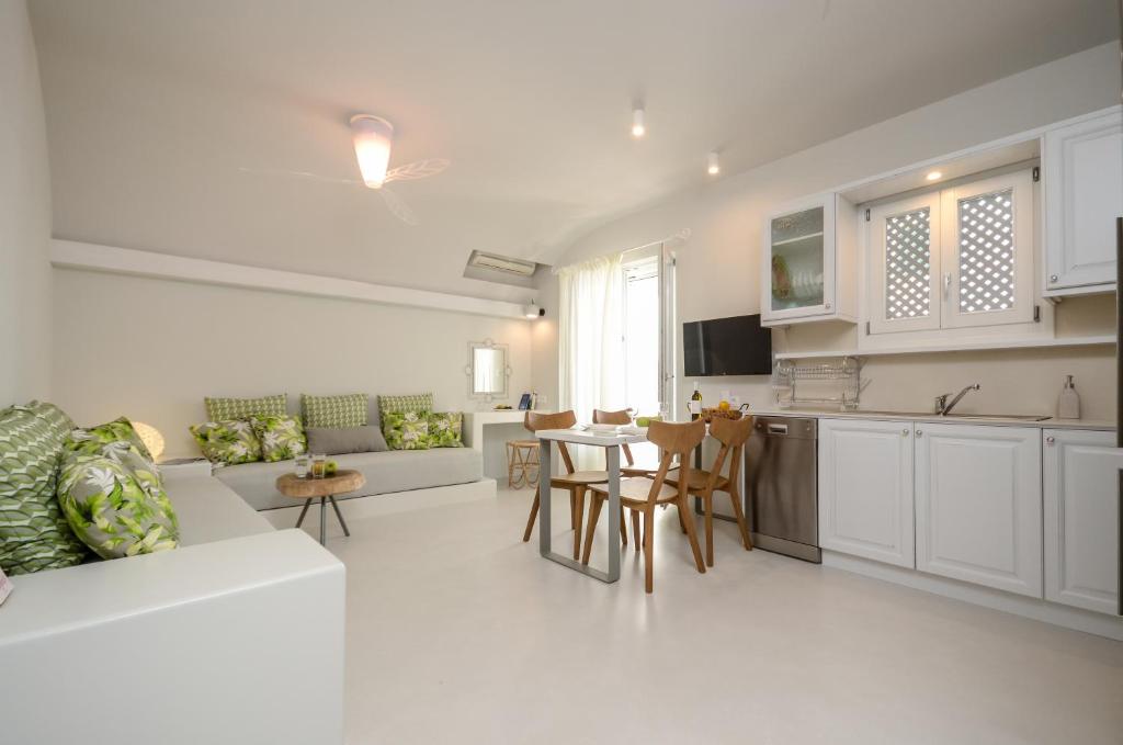 Antony Suites (Adults Only) - 9