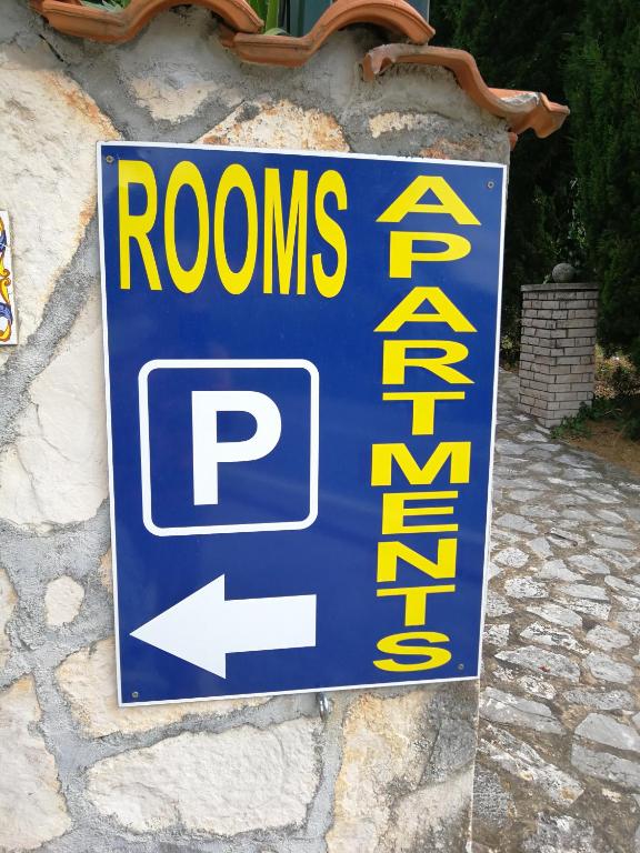 Certifikát, ocenenie alebo iný dokument vystavený v ubytovaní Sunny House Free Parking