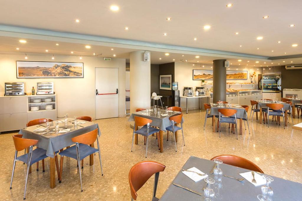Restaurace v ubytování Hotel Santamaria