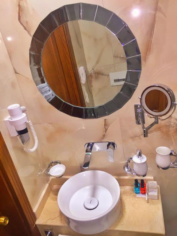 Ένα μπάνιο στο Assos Kervansaray Hotel - Special Category