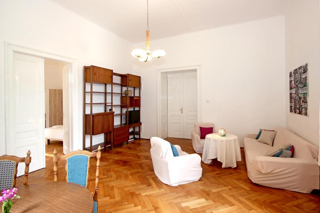 Posezení v ubytování Apartment in the top center of old town