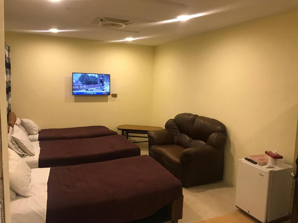 National City Hotel - Deluxe Quadruple Room