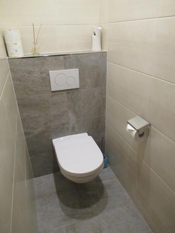 A bathroom at Neuner Charlotte Preise inclusive Sommercard