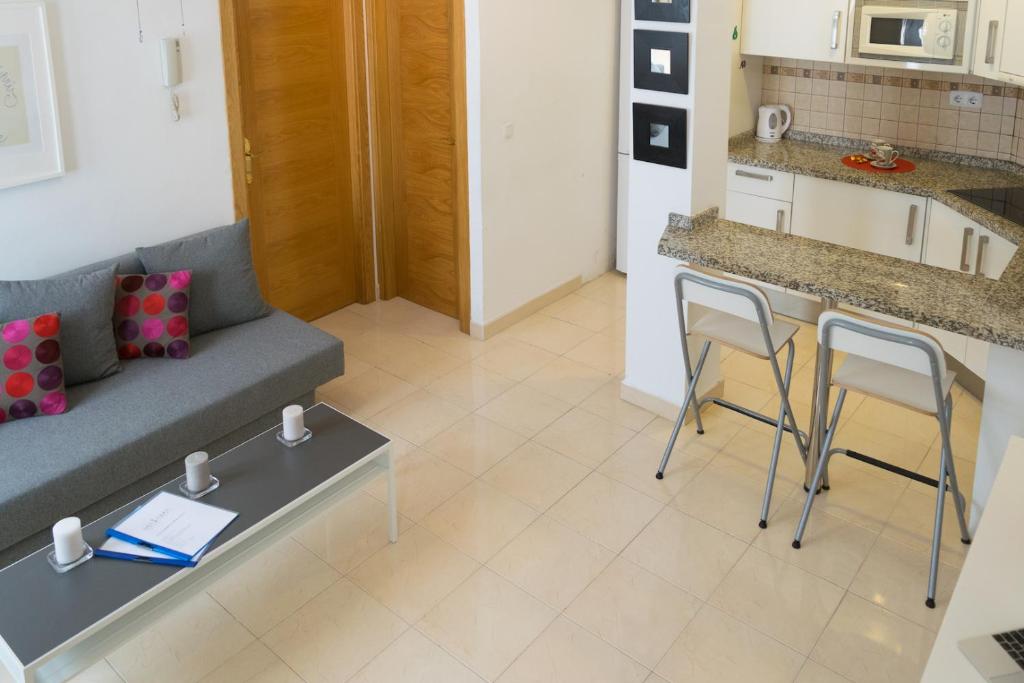 Kuchyňa alebo kuchynka v ubytovaní MALAMA Apartamentos Turísticos