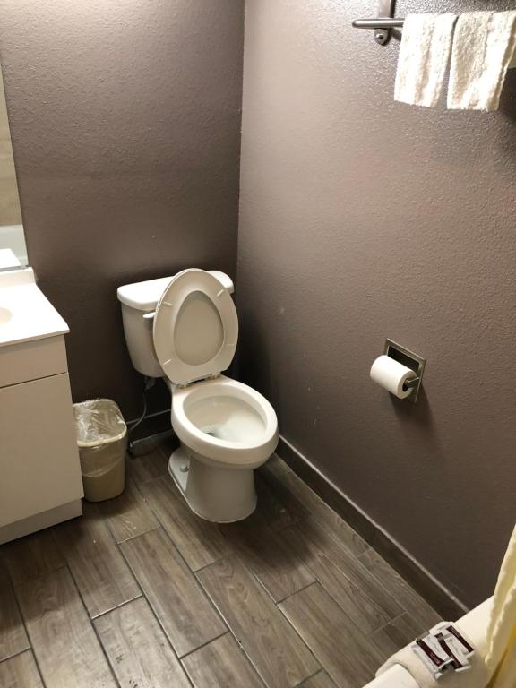 Economy Inn North Randall - Habitación Doble De Lujo