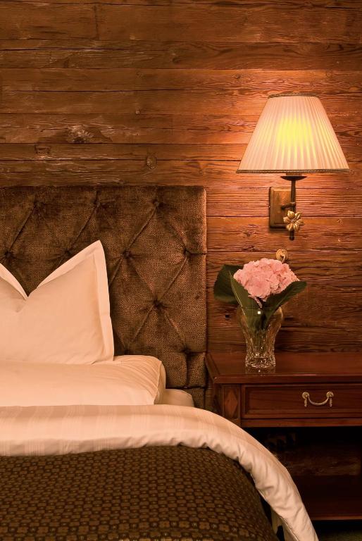 Postel nebo postele na pokoji v ubytování Hotel Gotthard