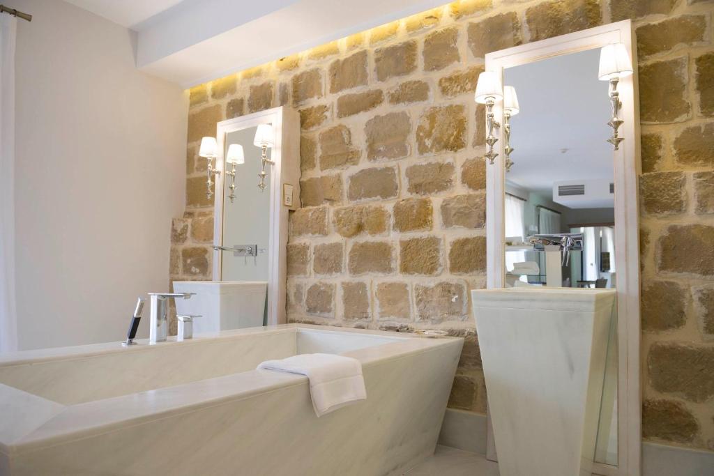Koupelna v ubytování Hotel Palacio De Úbeda 5 G.L