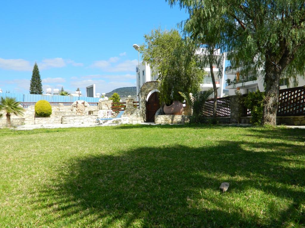 Zahrada ubytování M. Moniatis Hotel