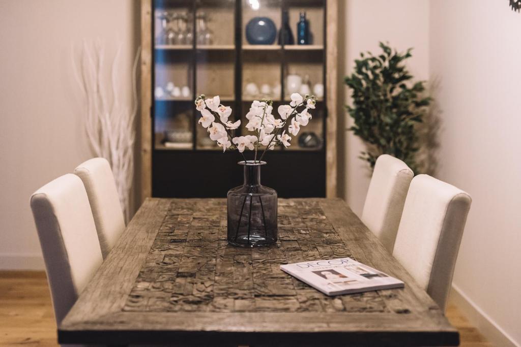 Four Elements Apartments - Apartment