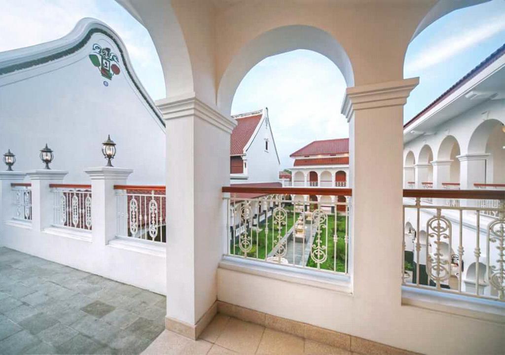 Balkón nebo terasa v ubytování Daroessalam Syariah Heritage Hotel