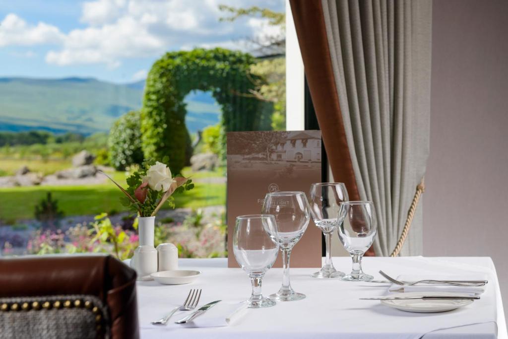 Nespecifikovaný výhled na hory nebo výhled na hory při pohledu z hotelu