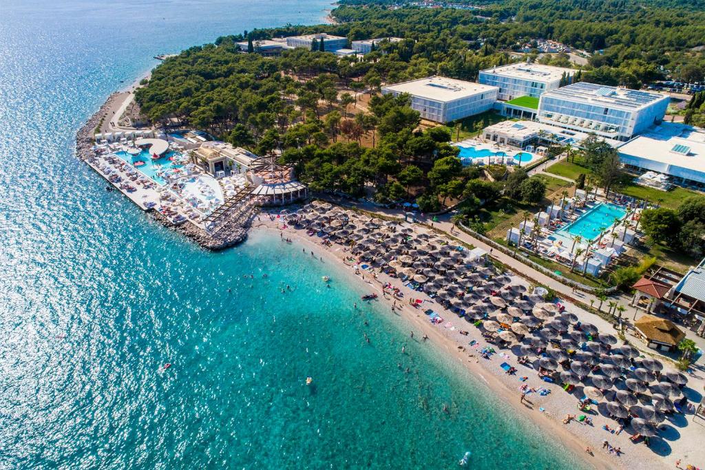 Nespecifikovaný výhled na moře nebo výhled na moře při pohledu z hotelu
