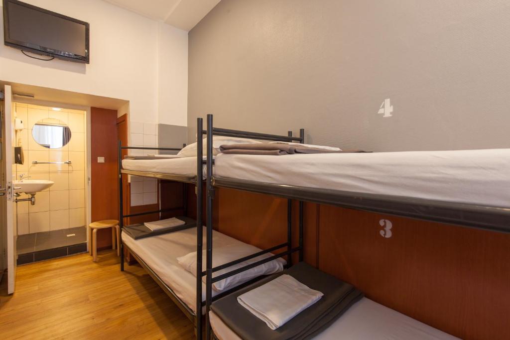 Travel Hotel Amsterdam - Quadruple Room Bunk Beds