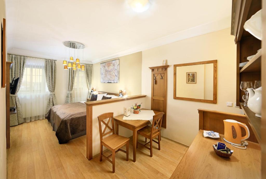 Castle View Apartments - Ground Floor Studio