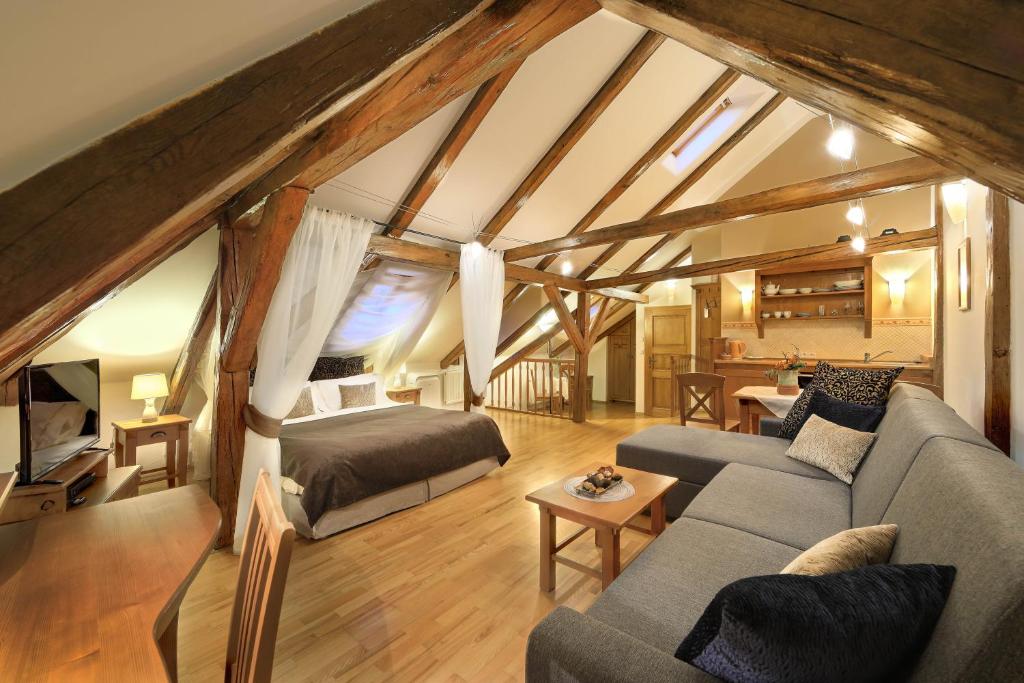 Castle View Apartments - 5