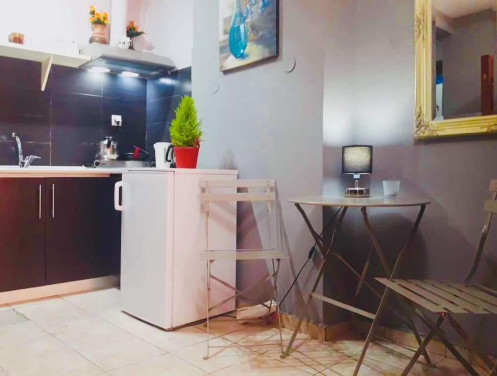 Kuchyň nebo kuchyňský kout v ubytování Boho City Hostel