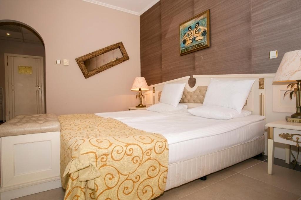 Imperial Palace Hotel - Chambre Double Avec Vue Sur Le Jardin Et Balcon (2 Adultes + 2 Enfants)