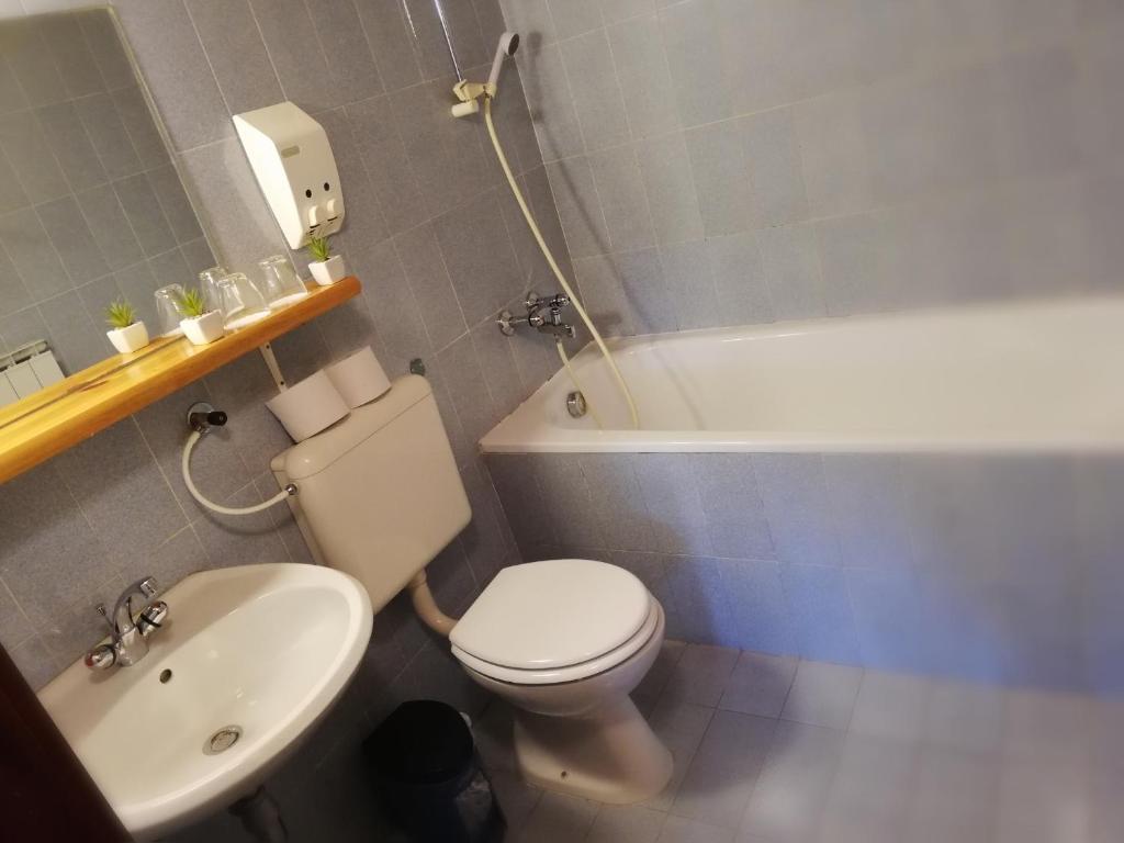 Koupelna v ubytování Guest House Turistična kmetija Plaznik