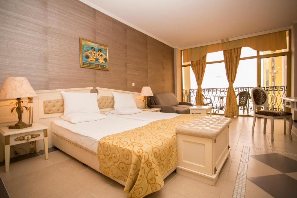 Imperial Palace Hotel - Chambre Double Avec Vue Sur La Mer Et Balcon (2 Adultes + 1 Enfant)