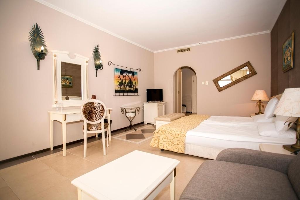 Imperial Palace Hotel - Chambre Double Avec Vue Sur Le Jardin Et Balcon